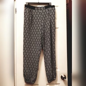 Ashley Stewart Diamond Joggers (Black/White)